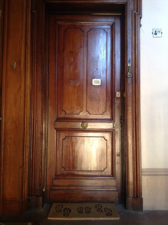Cocon Au Pied De La Croix Rousse Apartment Lyon Bilik gambar